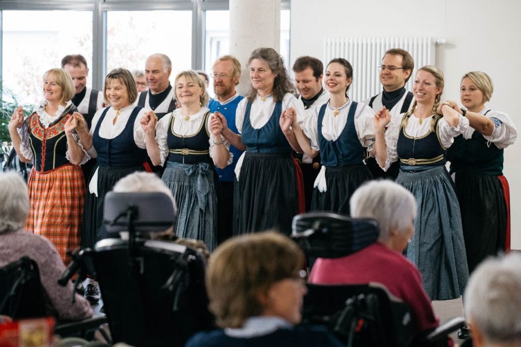 Mit Tänzen Freude bereiten